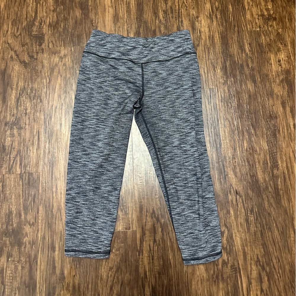 Victoria’s Secret VSX Capri Crop Leggings